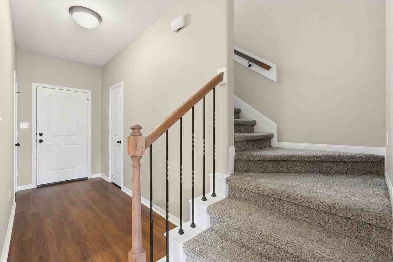 112 Artesian Way - Photo 3 of 25