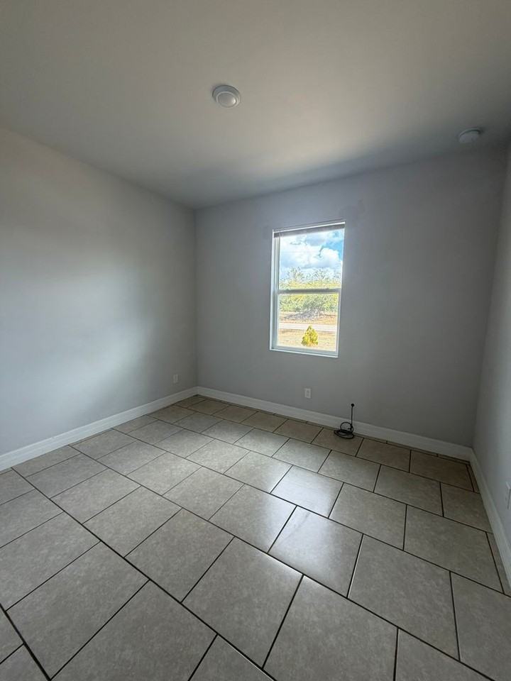 1129 San Cristobal Ave - Photo 2 of 14