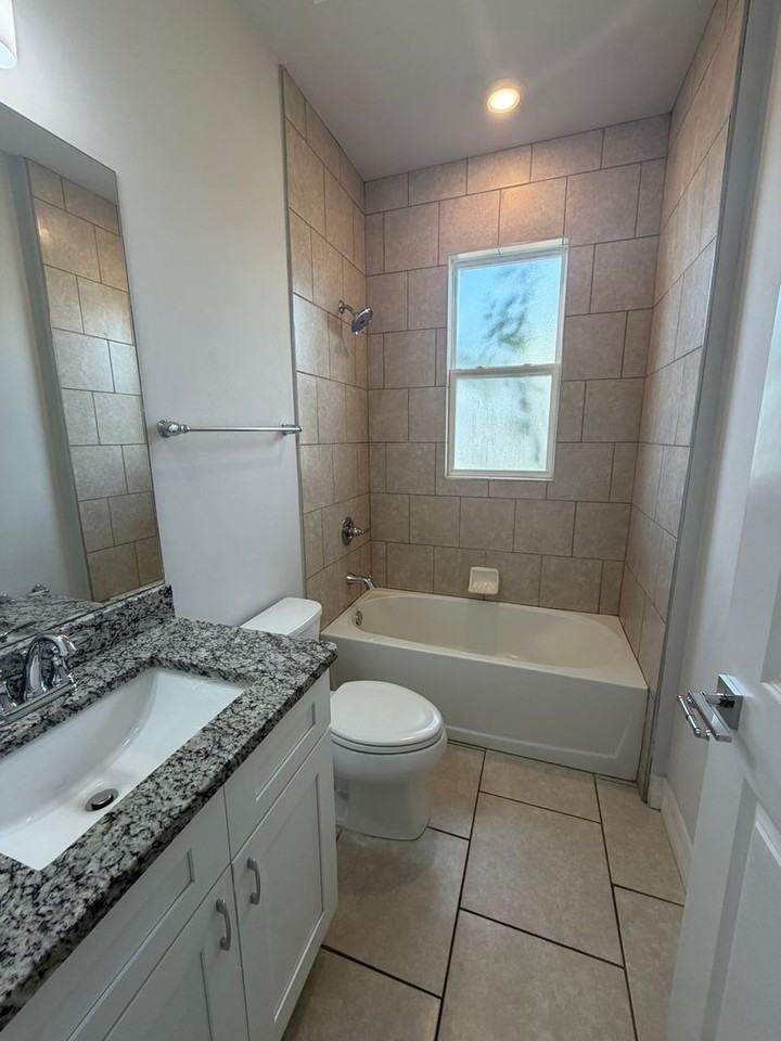 1129 San Cristobal Ave - Photo 4 of 14