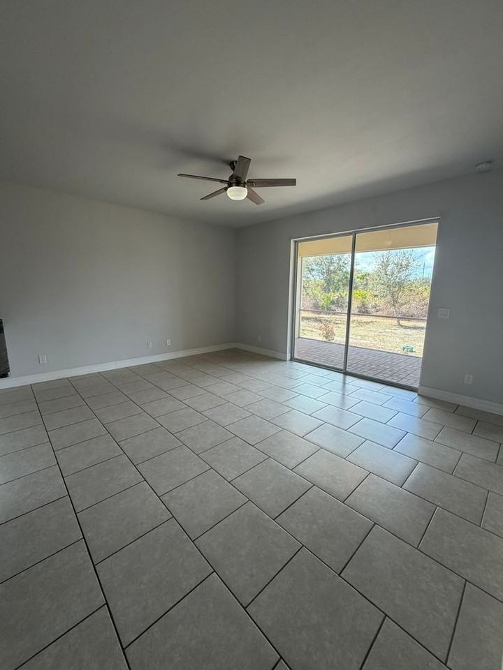 1129 San Cristobal Ave - Photo 6 of 14