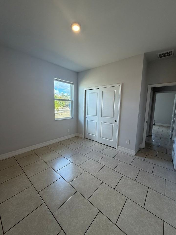 1129 San Cristobal Ave - Photo 7 of 14