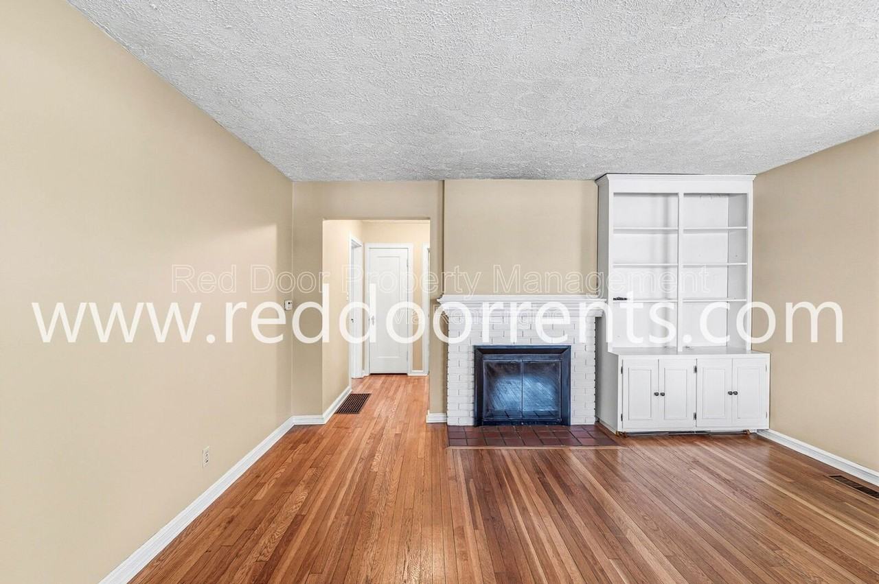 6115 Indianola Ave - Photo 7 of 38