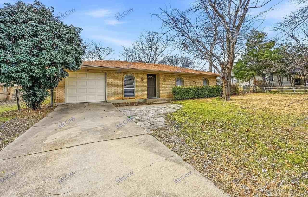 207 Evelyn St - Photo 2 of 21