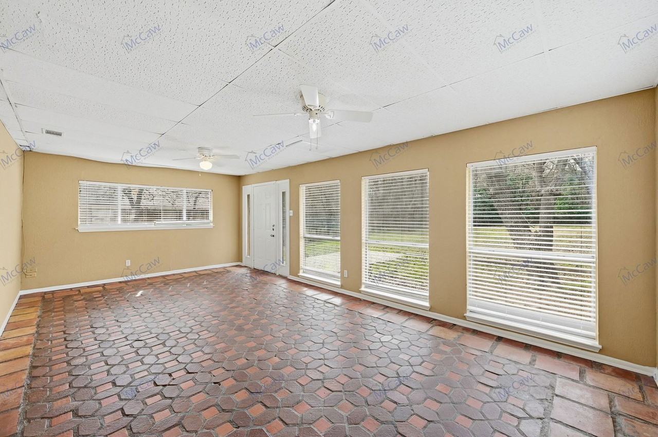 207 Evelyn St - Photo 3 of 21