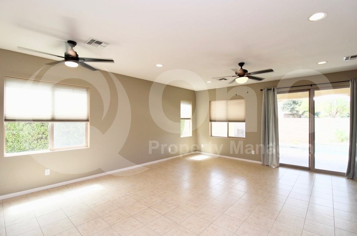 265 E Locust Dr - Photo 6 of 16