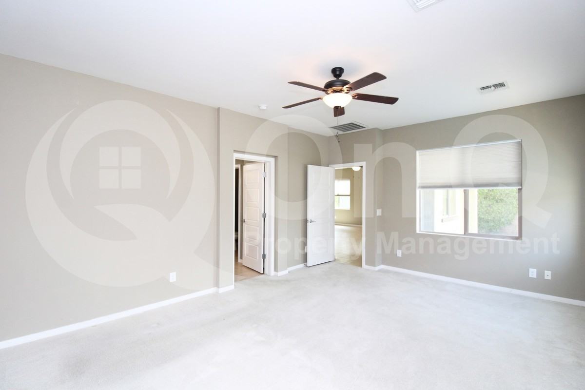 265 E Locust Dr - Photo 7 of 16