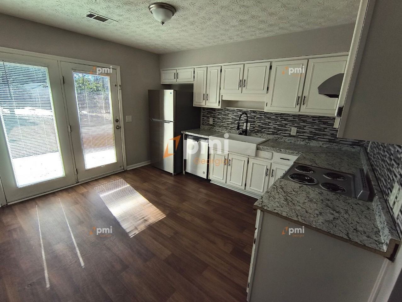 102 Peachtree Ct #A - Photo 2 of 10