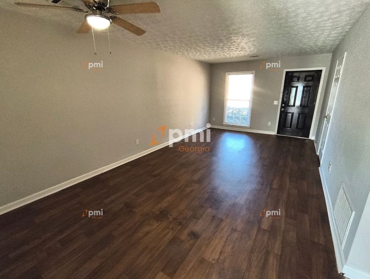 102 Peachtree Ct #A - Photo 5 of 10