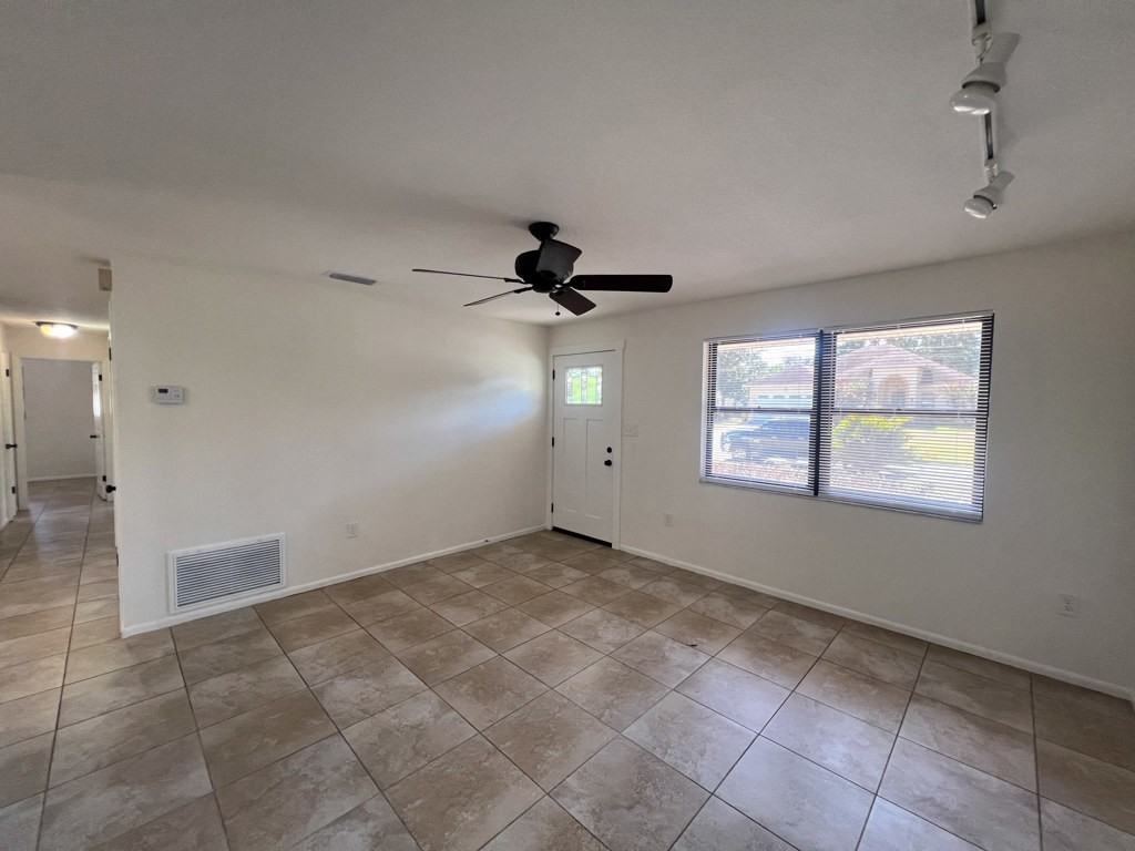 4053 Cactus Ln - Photo 3 of 21