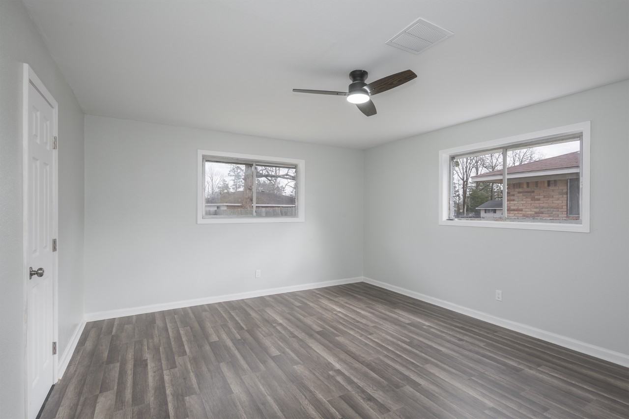 802 Florence St - Photo 5 of 15