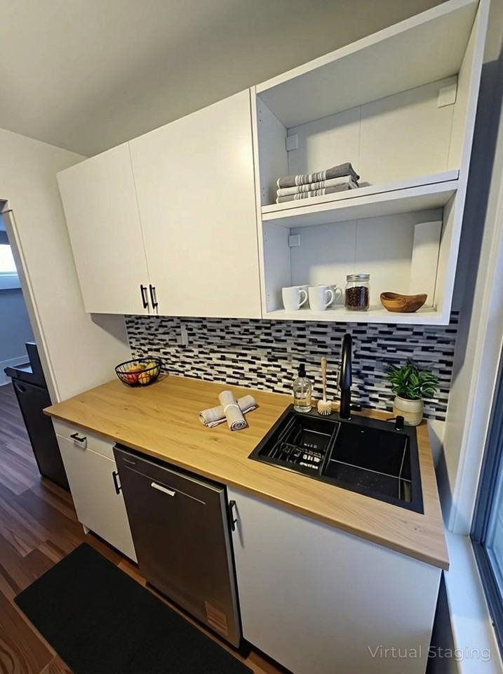 796 Larpenteur Ave W - Photo 3 of 10