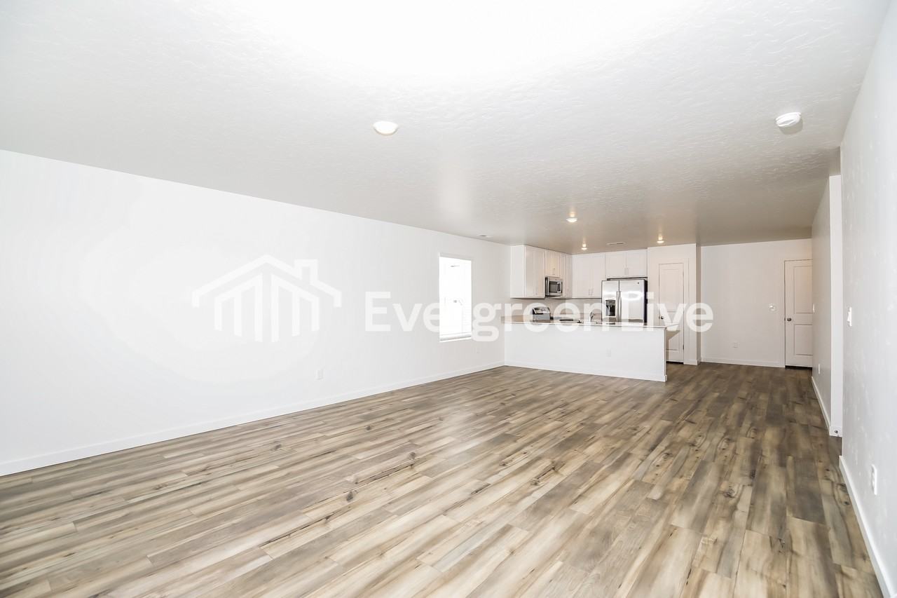 321 S Avalena Ave - Photo 4 of 16