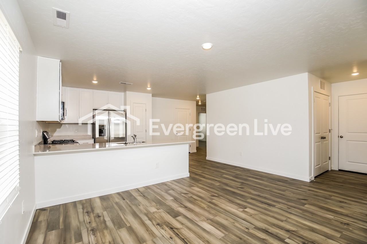 321 S Avalena Ave - Photo 5 of 16