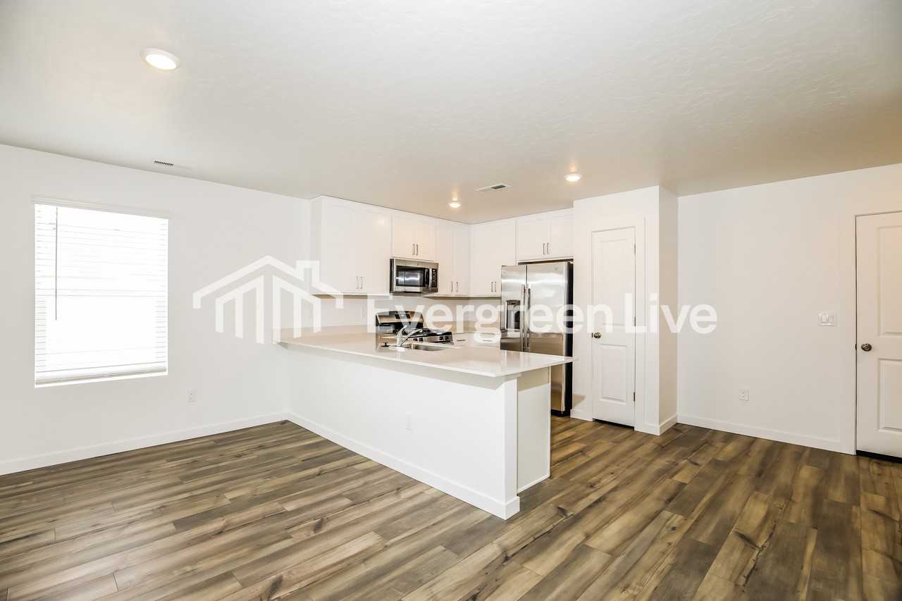 321 S Avalena Ave - Photo 6 of 16