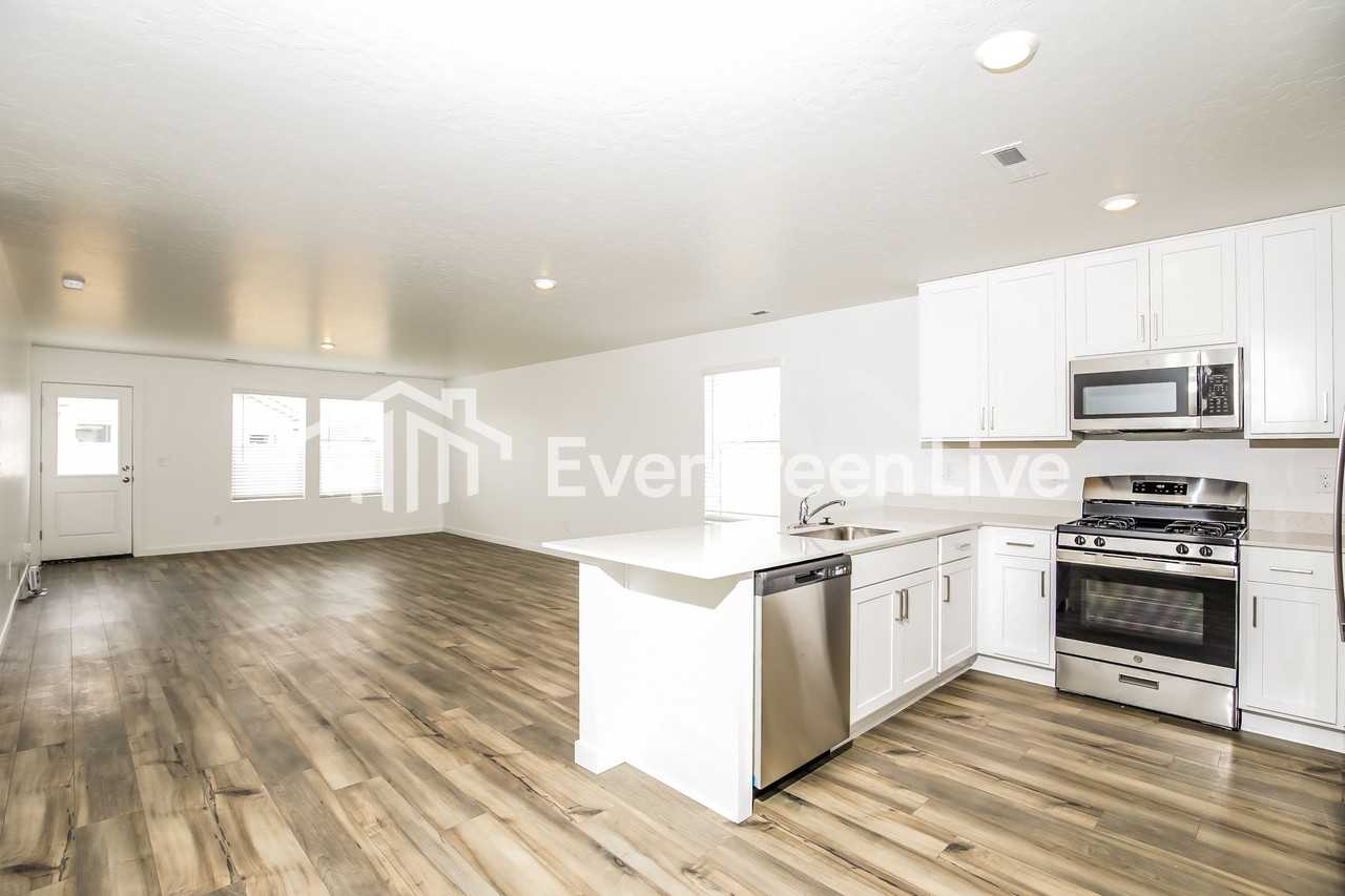 321 S Avalena Ave - Photo 7 of 16