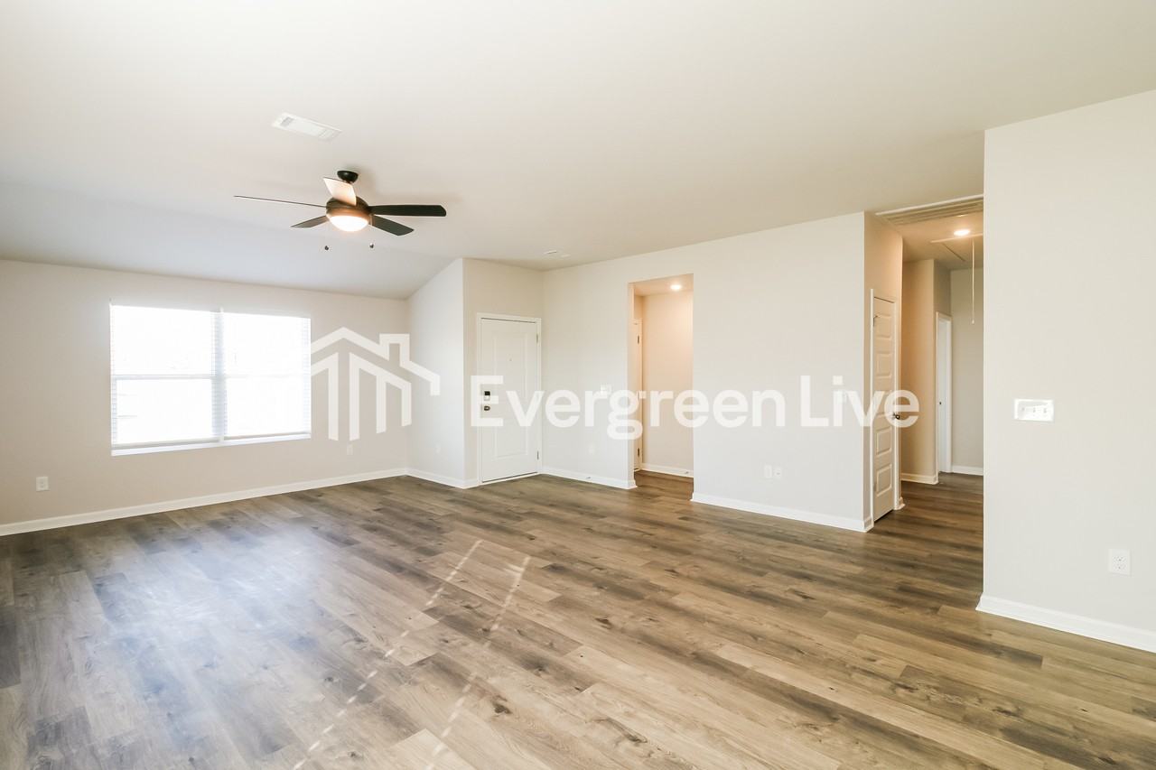 Stine Pl - Photo 3 of 15