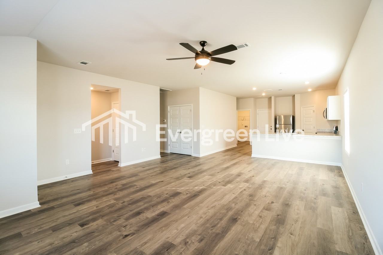 Stine Pl - Photo 4 of 15