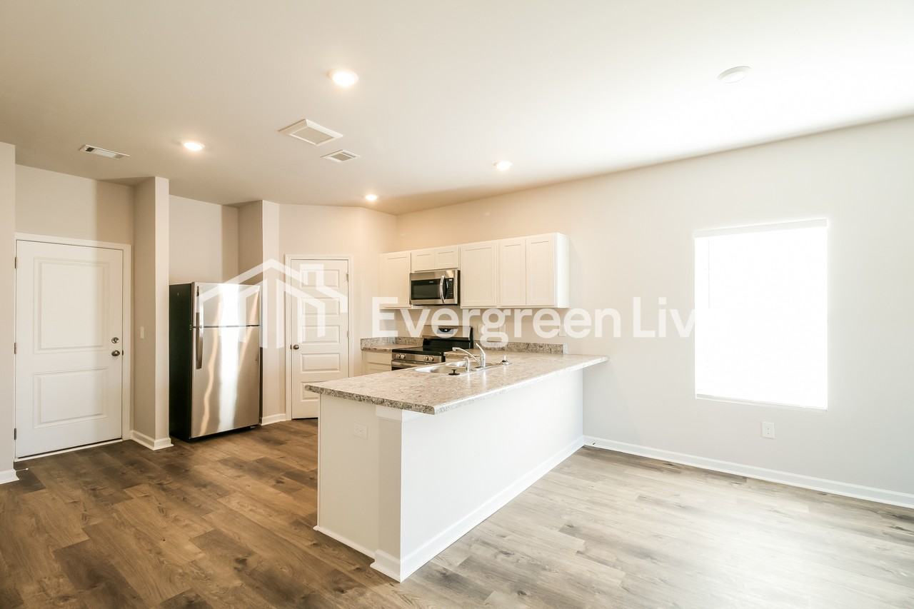 Stine Pl - Photo 6 of 15