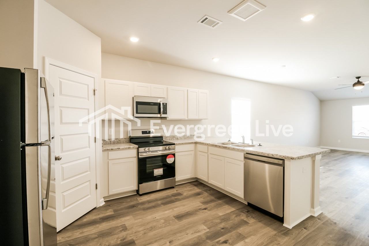 Stine Pl - Photo 7 of 15