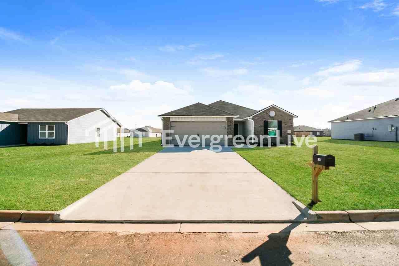 Stine Pl - Photo 2 of 15