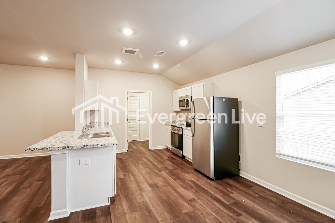 Stine Pl - Photo 6 of 15