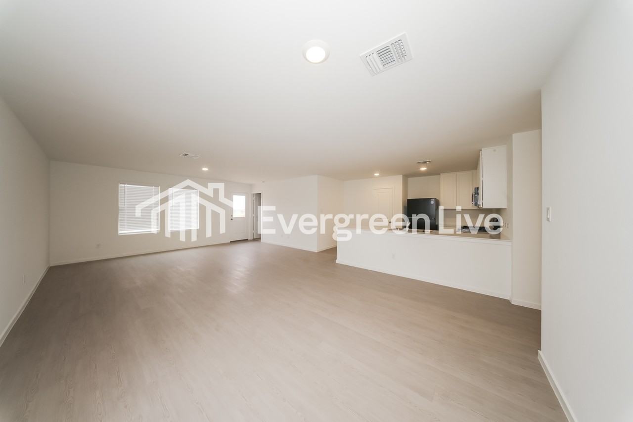 3700 Los Cabos Dr - Photo 3 of 17