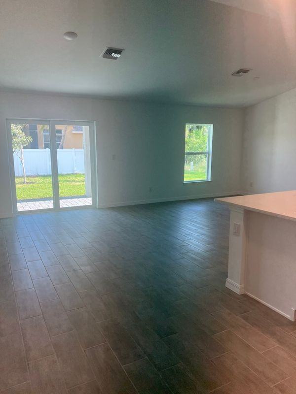 2718 Nw 22nd Ter - Photo 4 of 4