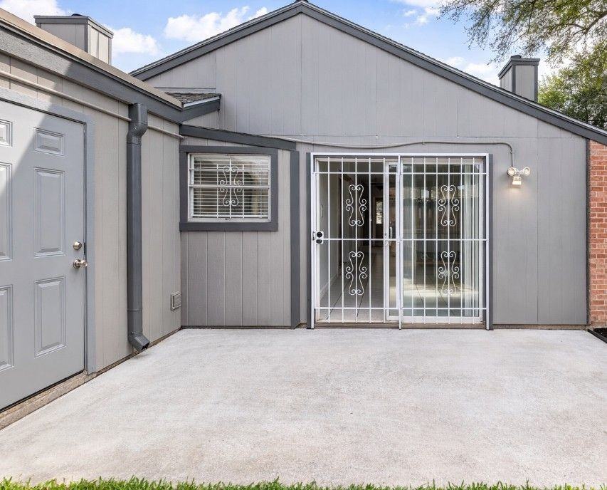 5815 Village Forest Ct - Photo 2 of 4