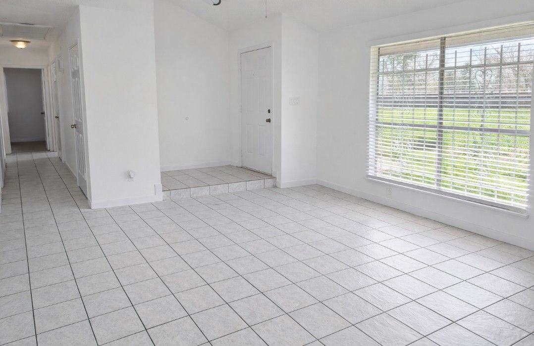 5815 Village Forest Ct - Photo 4 of 4