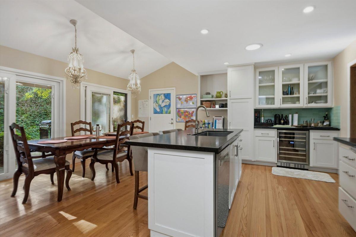 1513 Foothill Blvd - Photo 3 of 17