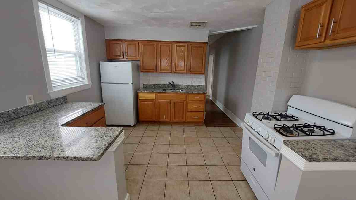 41 Armandine St - Photo 2 of 13