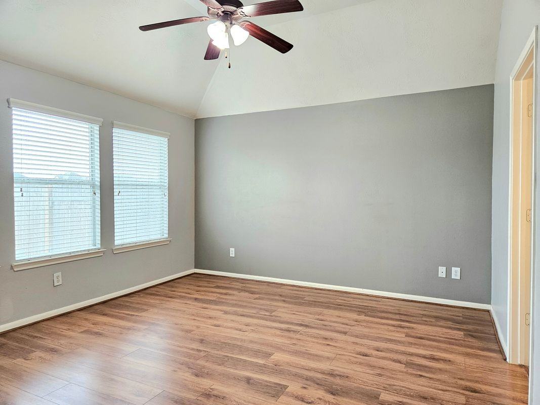 8827 Eastheimer St - Photo 5 of 7