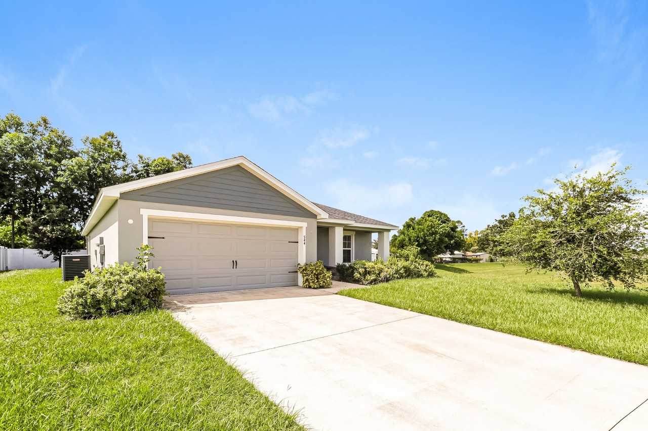 1221 1221 Third Ct - Photo 2 of 15