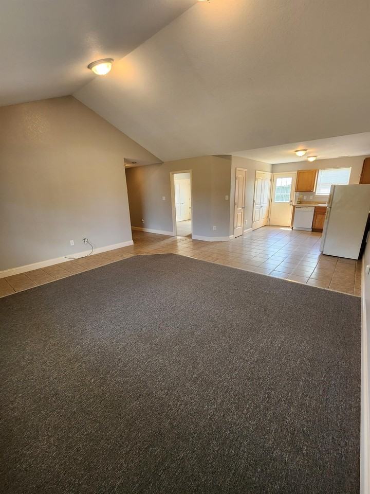 7135 Hurst Ln - Photo 6 of 10