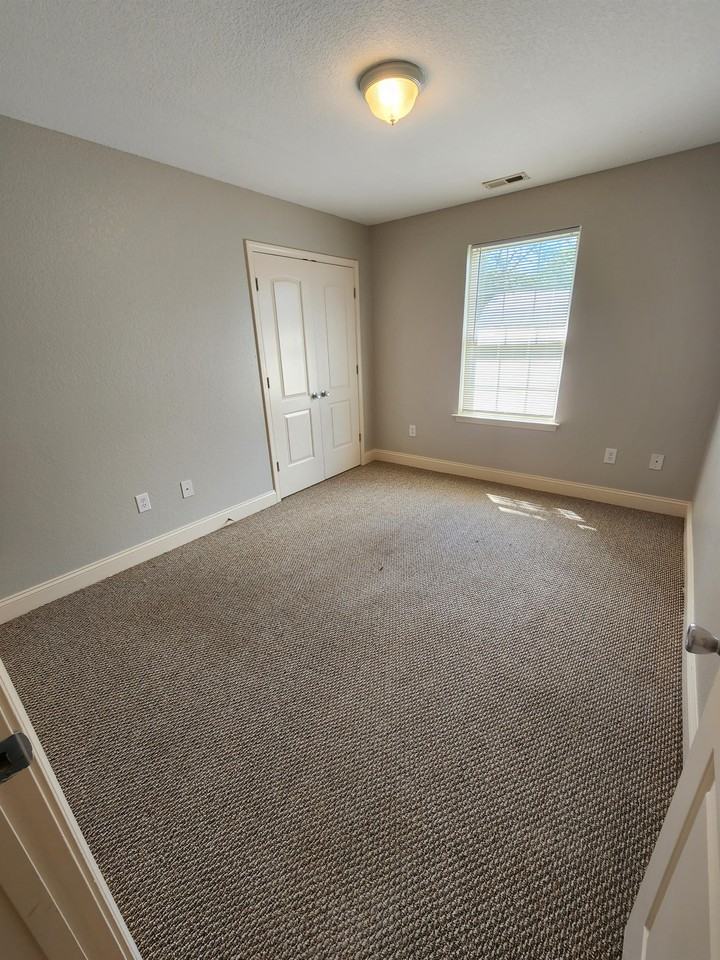 7135 Hurst Ln - Photo 2 of 10