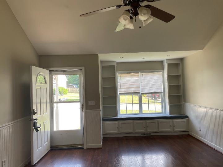 1008 Corlew Ln - Photo 2 of 10