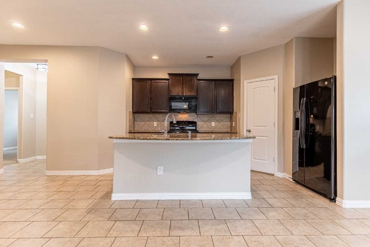 9122 Vondel Park - Photo 6 of 27