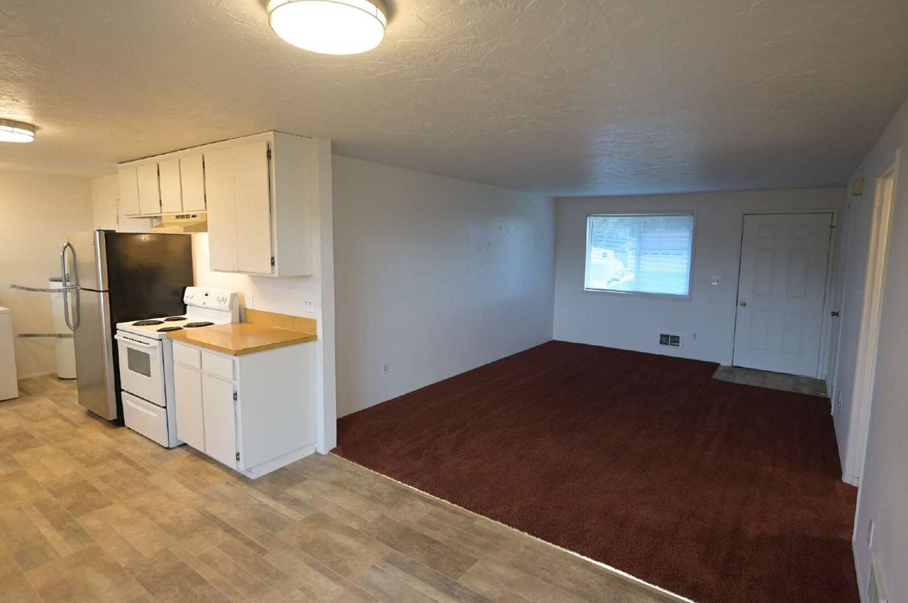 821 N Rhodefer Rd - Photo 3 of 16