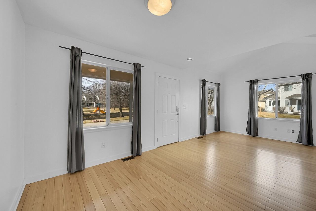 500 Lashley St - Photo 5 of 35