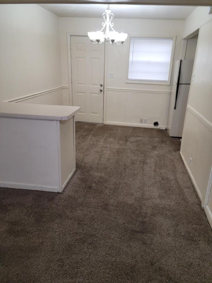 1401 Broadmoor Rd #C - Photo 4 of 11