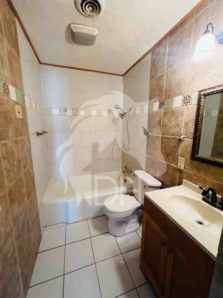 1818 N Washington St - Photo 5 of 12