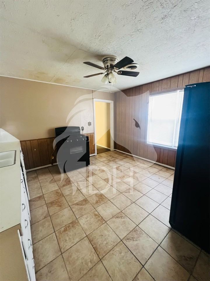 1818 N Washington St - Photo 6 of 12