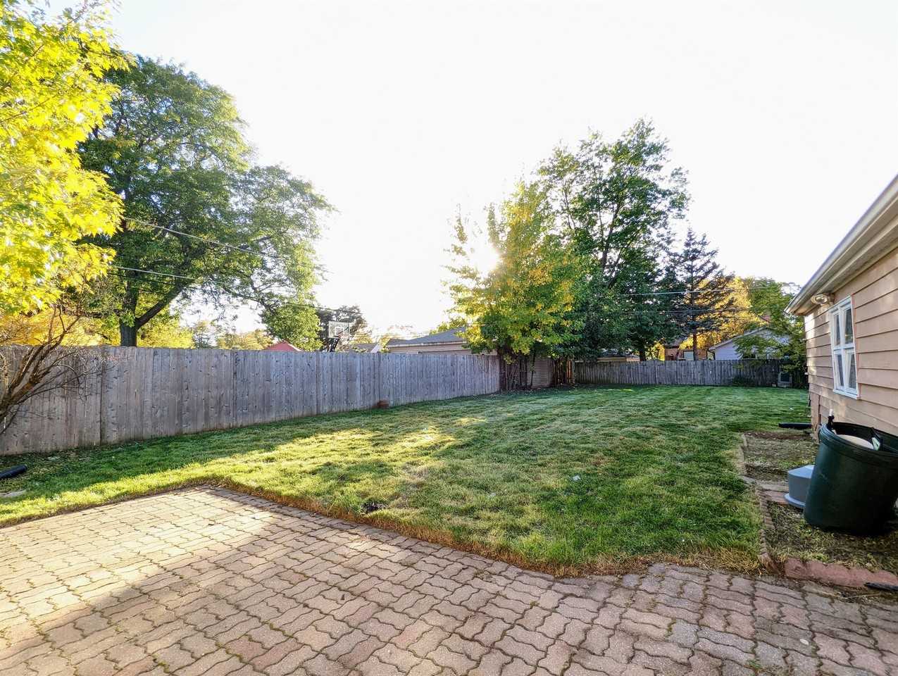 514 N Emerson St - Photo 4 of 26