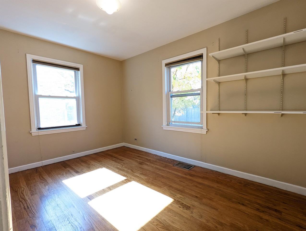 514 N Emerson St - Photo 2 of 26