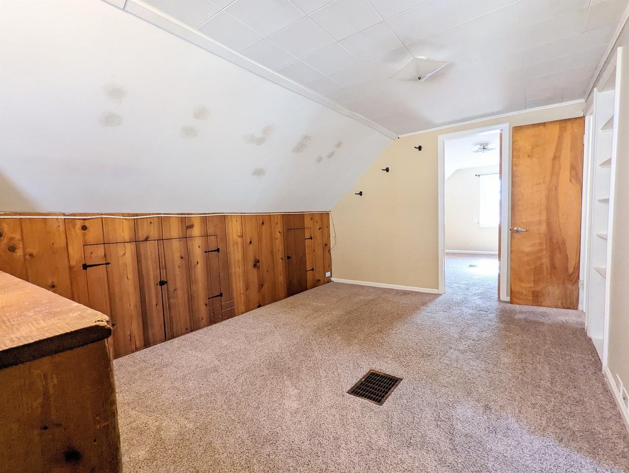 514 N Emerson St - Photo 5 of 26