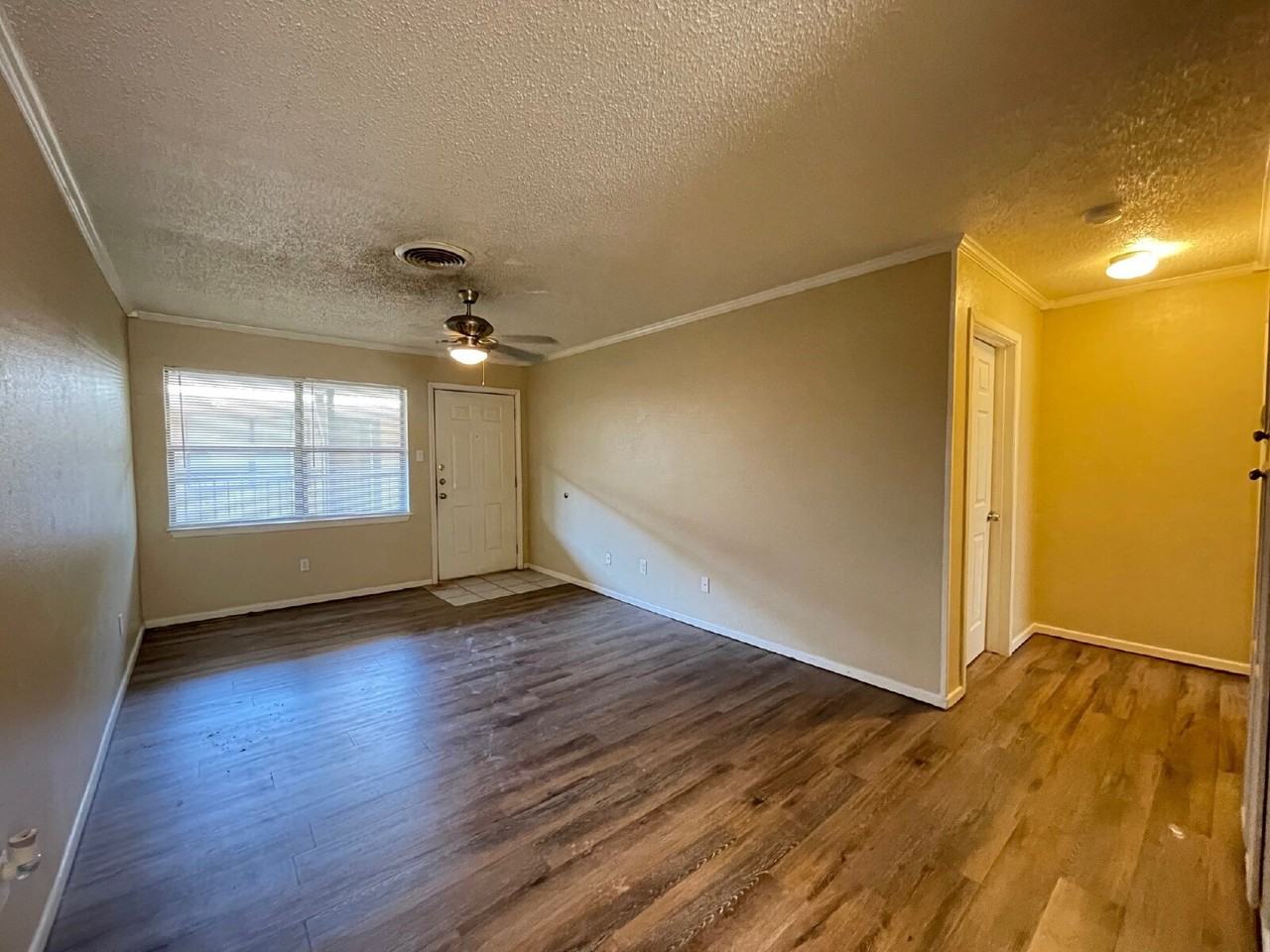 2202 15th St - Photo 2 of 10