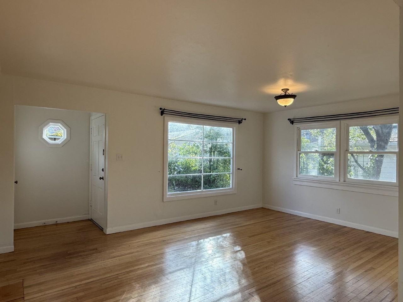 223 The Alameda - Photo 3 of 14