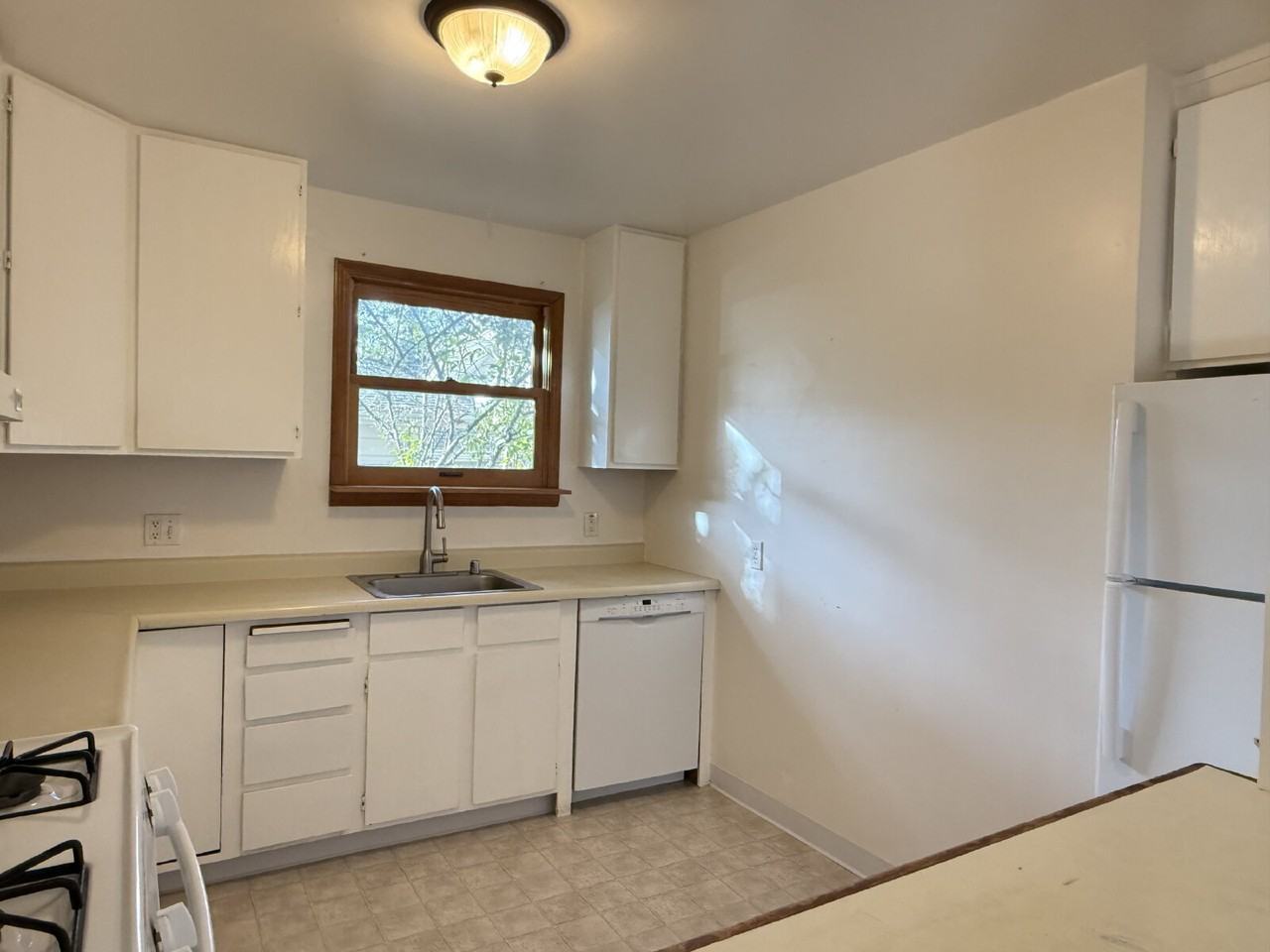 223 The Alameda - Photo 6 of 14