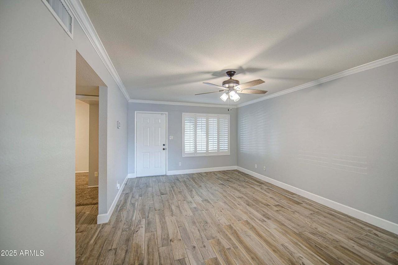 17820 N 29th Ave - Photo 7 of 44