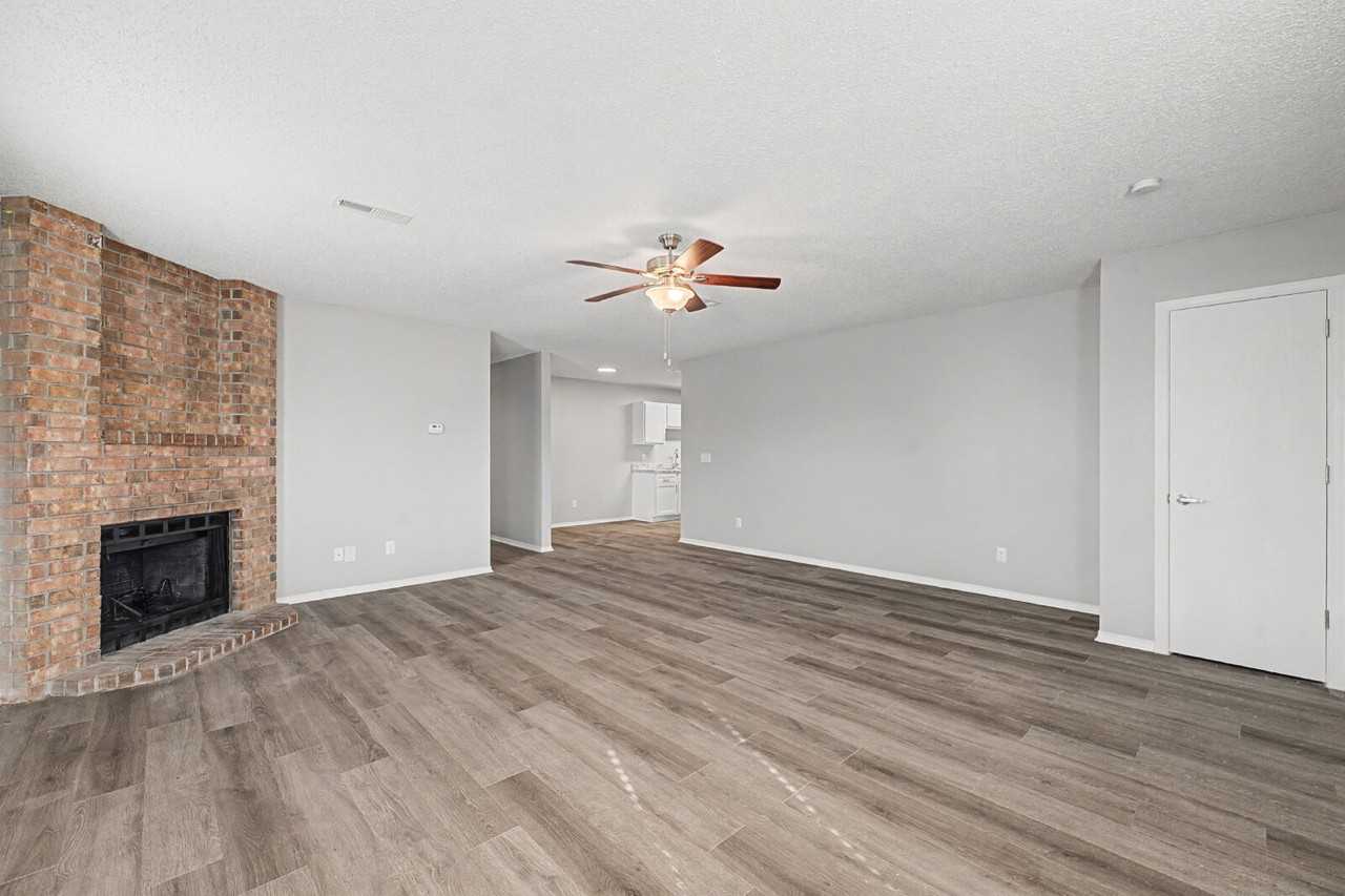 4378 W Thrasher Dr - Photo 4 of 23